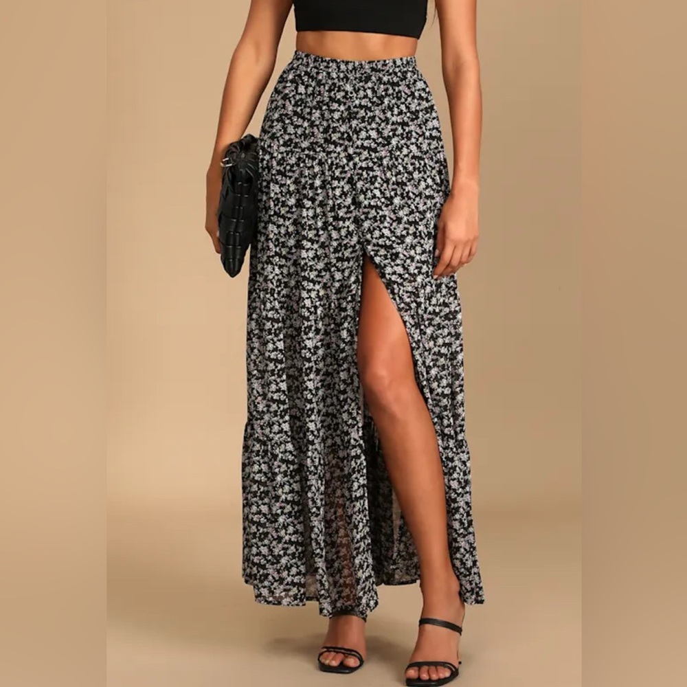 NWT Lulu’s Subtle Sweetness Black Floral Print Tiered Maxi Skirt